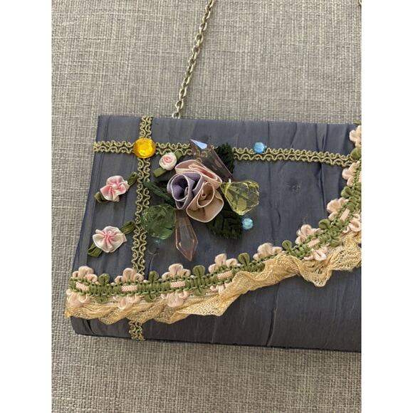 Floral Handbag With Jewels - Picture 2 of 7